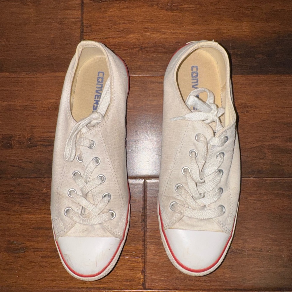 Converse Beige Sneakers